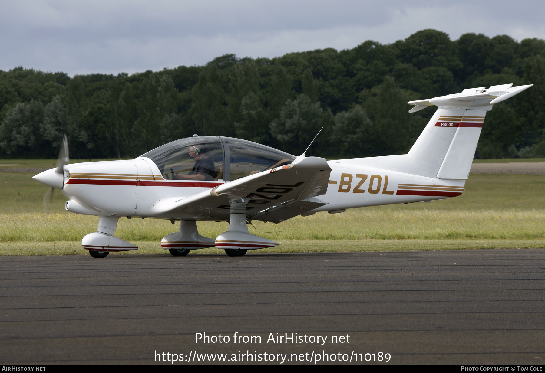 Aircraft Photo of G-BZOL | Robin R-3000-140 | AirHistory.net #110189