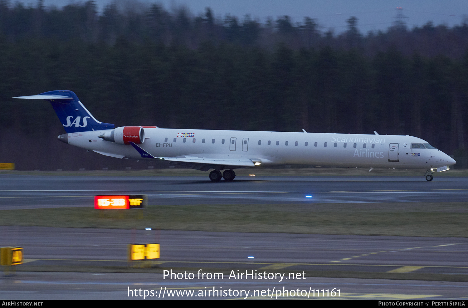 Aircraft Photo of EI-FPU | Bombardier CRJ-900LR (CL-600-2D24) | Scandinavian Airlines - SAS | AirHistory.net #111161