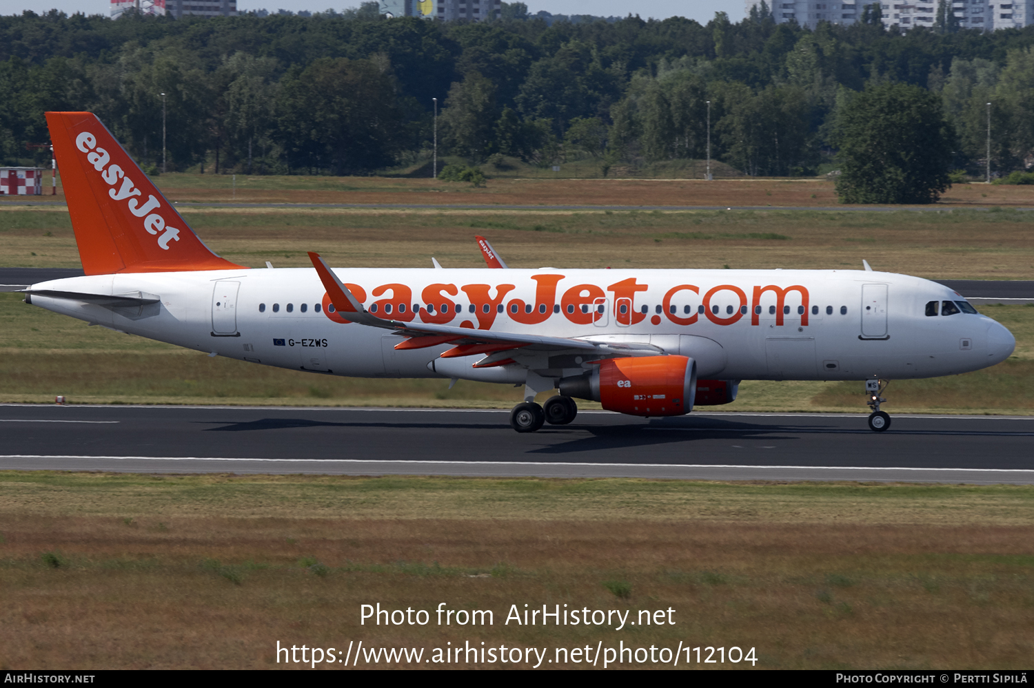 Aircraft Photo of G-EZWS | Airbus A320-214 | EasyJet | AirHistory.net #112104