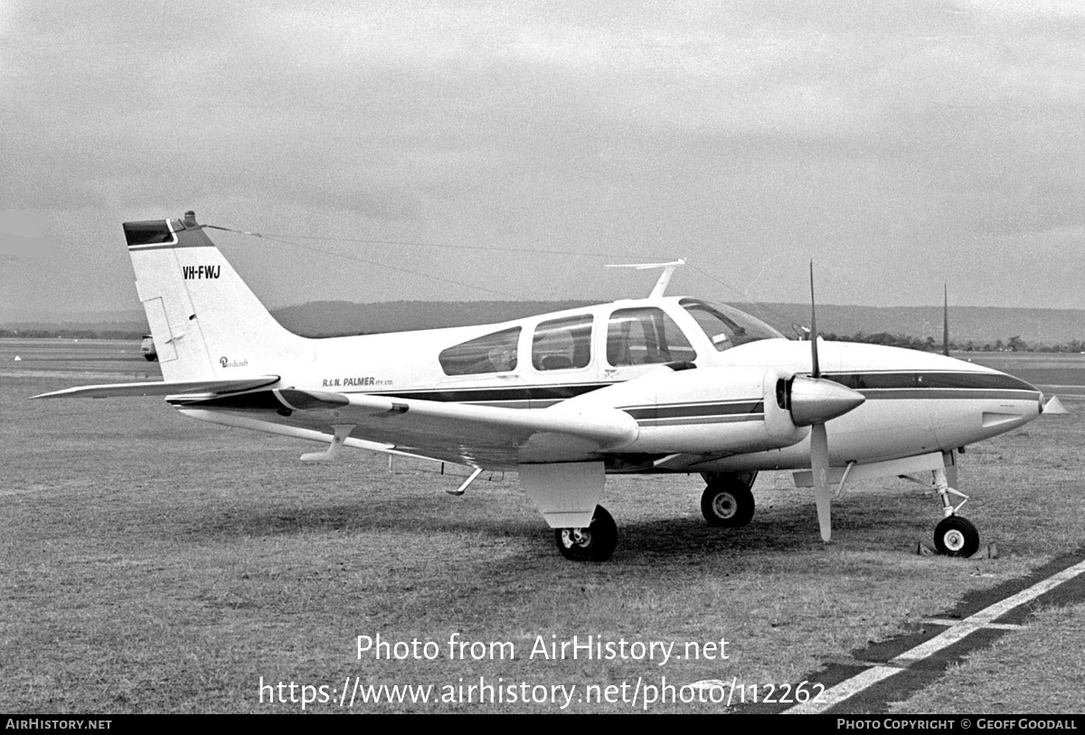 Aircraft Photo of VH-FWJ | Beech D55 Baron | R & N Palmer | AirHistory.net #112262