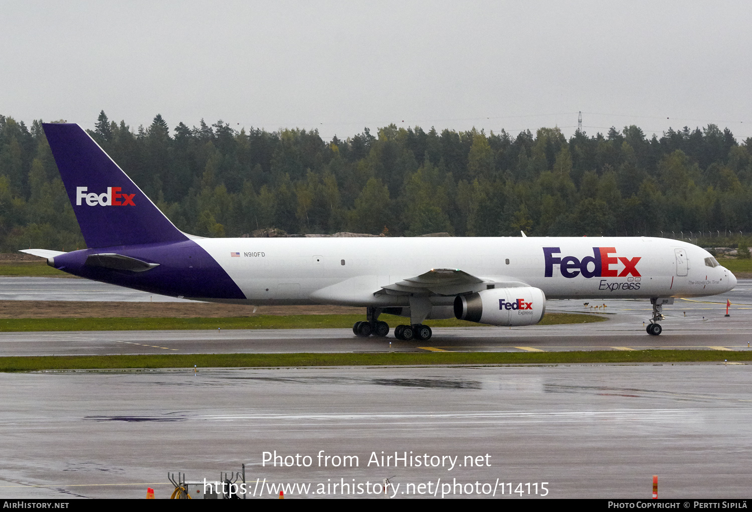 Aircraft Photo of N910FD | Boeing 757-236/SF | FedEx Express - Federal Express | AirHistory.net #114115