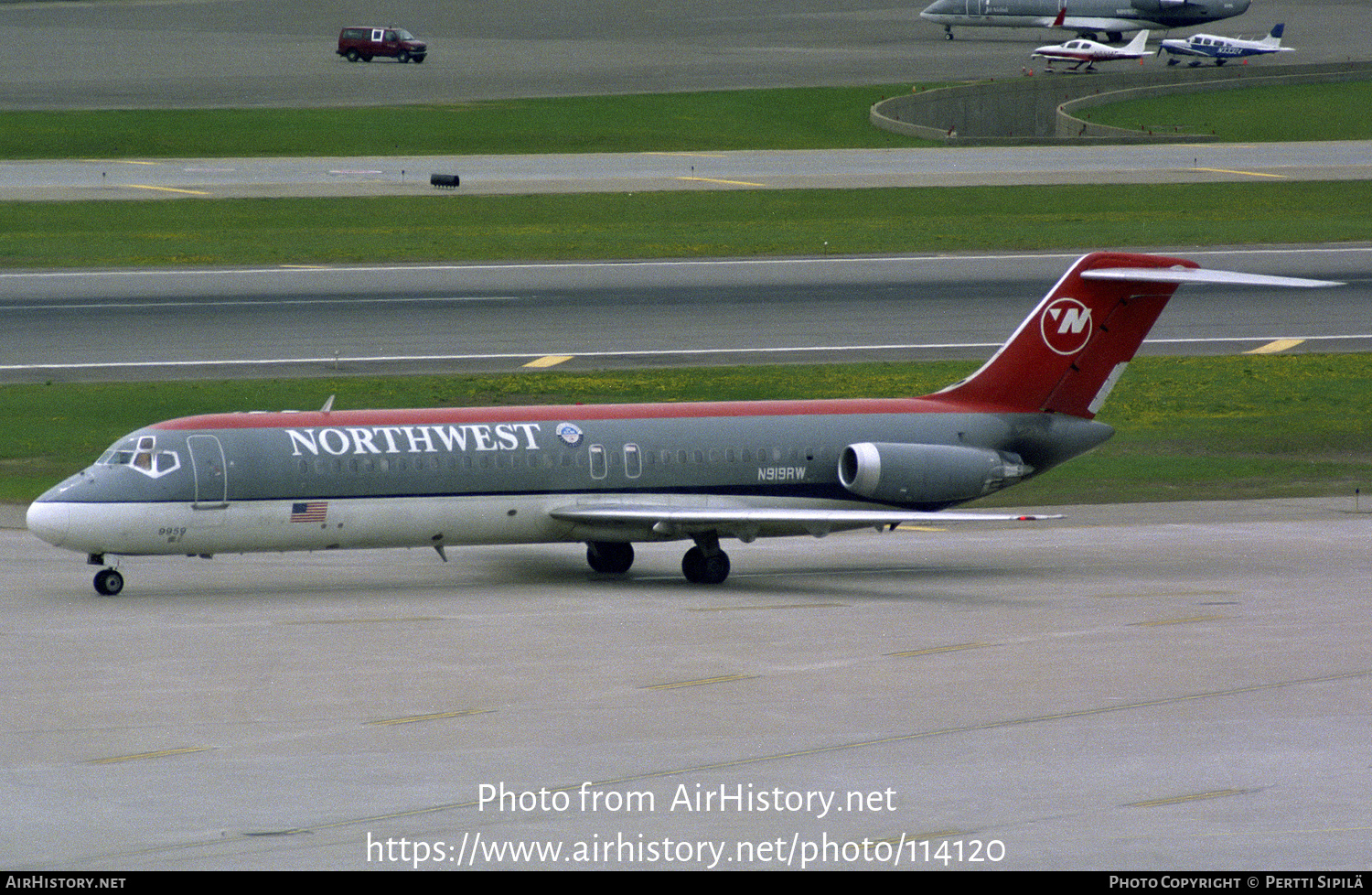 Aircraft Photo of N919RW | McDonnell Douglas DC-9-31 | Northwest Airlines | AirHistory.net #114120