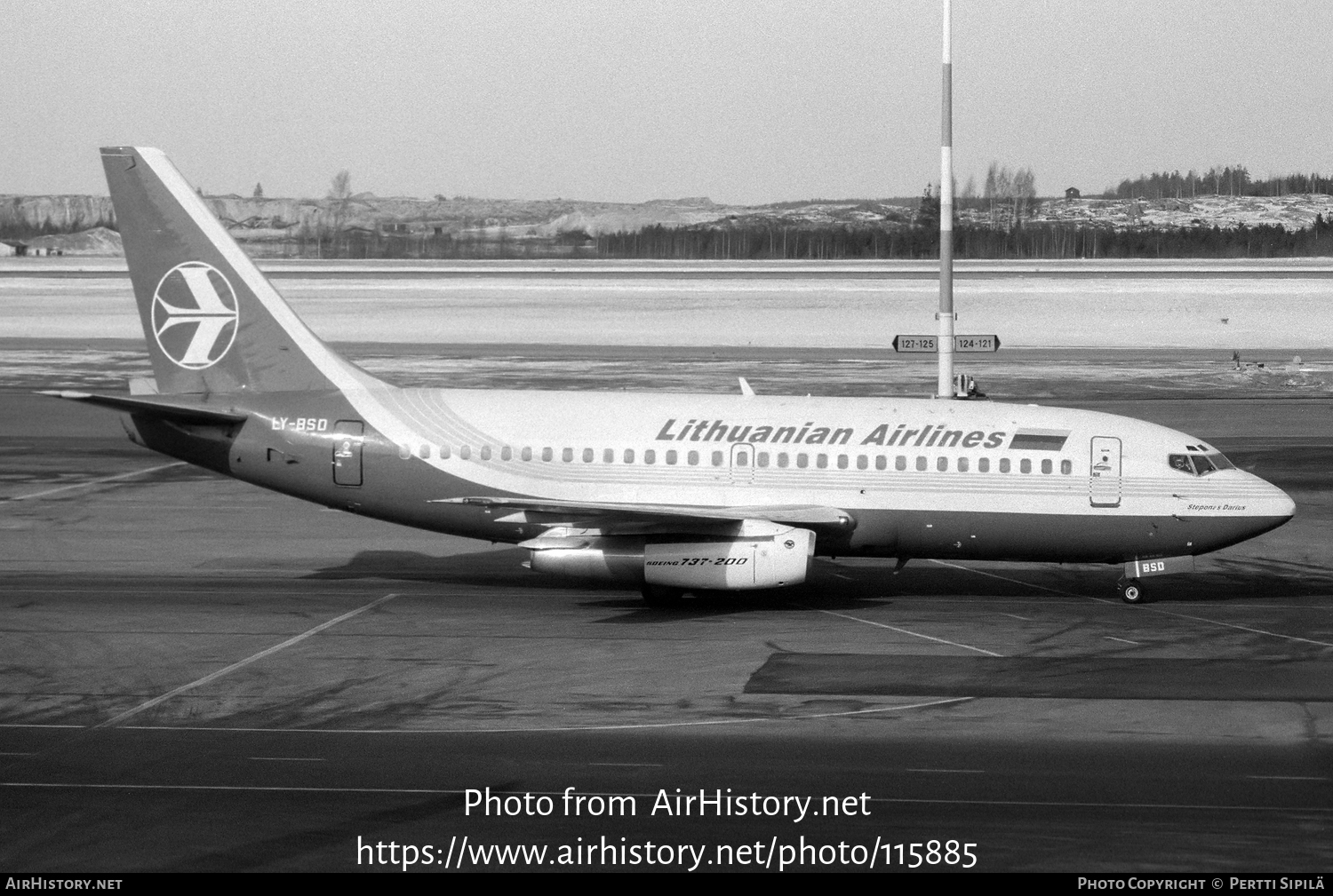 Aircraft Photo of LY-BSD | Boeing 737-2T4/Adv | Lithuanian Airlines | AirHistory.net #115885