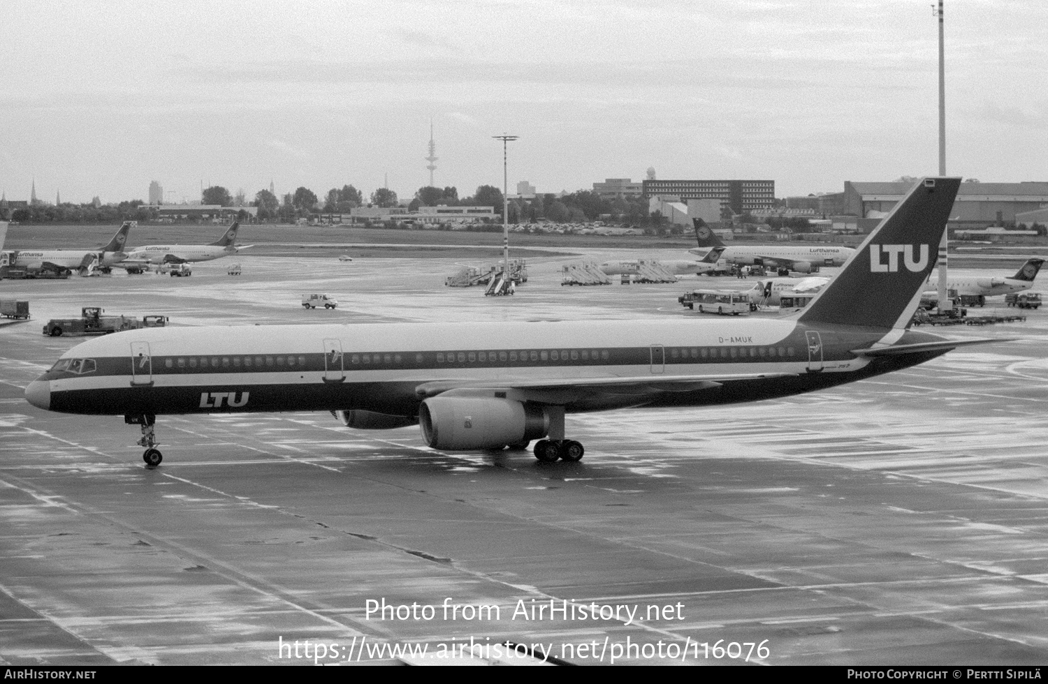 Aircraft Photo of D-AMUK | Boeing 757-225 | LTU - Lufttransport-Unternehmen | AirHistory.net #116076