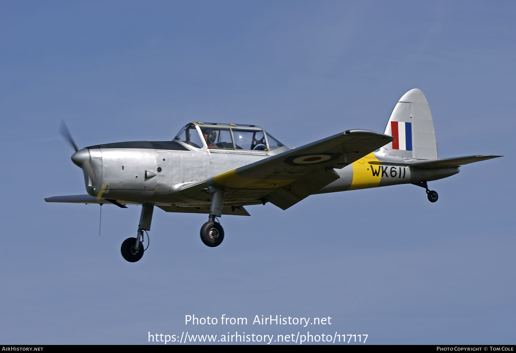 Aircraft Photo of G-ARWB / WK611 | De Havilland DHC-1 Chipmunk Mk22A | UK - Air Force | AirHistory.net #117117