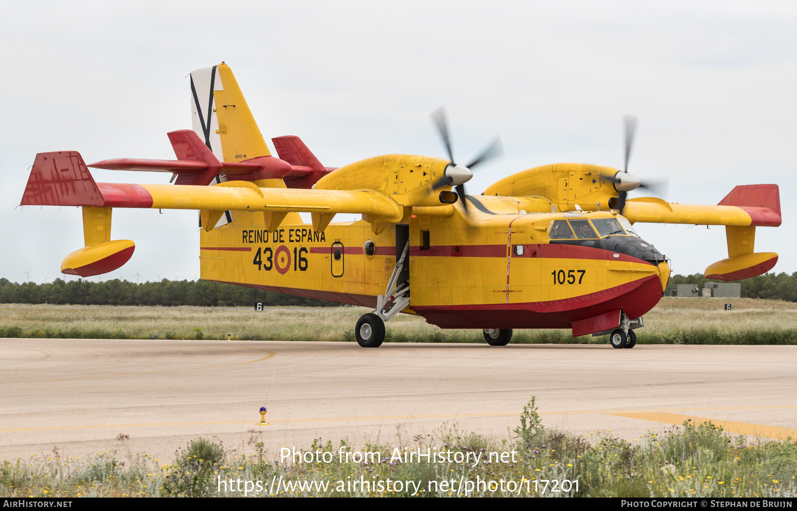 Aircraft Photo of UD.13-16 | Canadair CL-215T (CL-215-6B11) | Spain - Air Force | AirHistory.net #117201