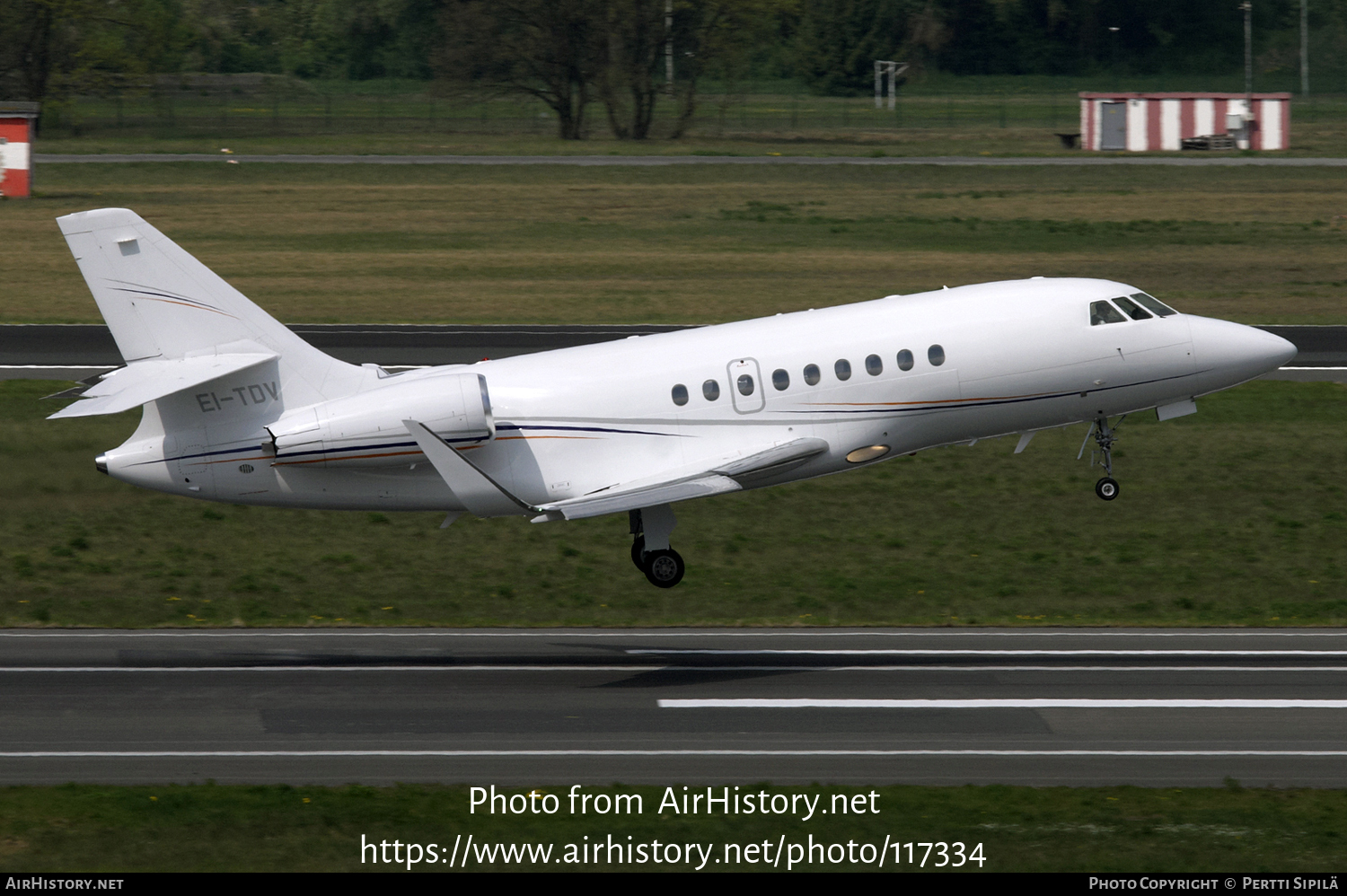 Aircraft Photo of EI-TDV | Dassault Falcon 2000LX | AirHistory.net #117334