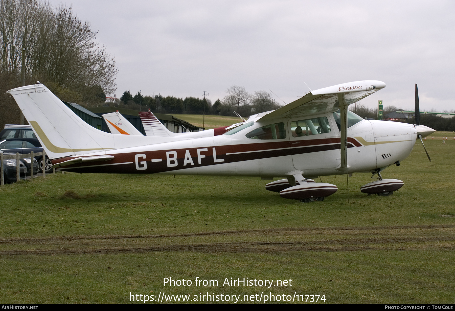 Aircraft Photo of G-BAFL | Cessna 182P Skylane | AirHistory.net #117374