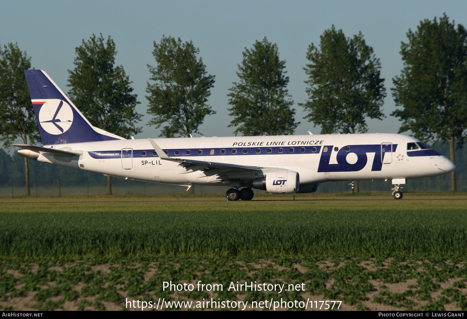 Aircraft Photo of SP-LIL | Embraer 175STD (ERJ-170-200STD) | LOT Polish Airlines - Polskie Linie Lotnicze | AirHistory.net #117577