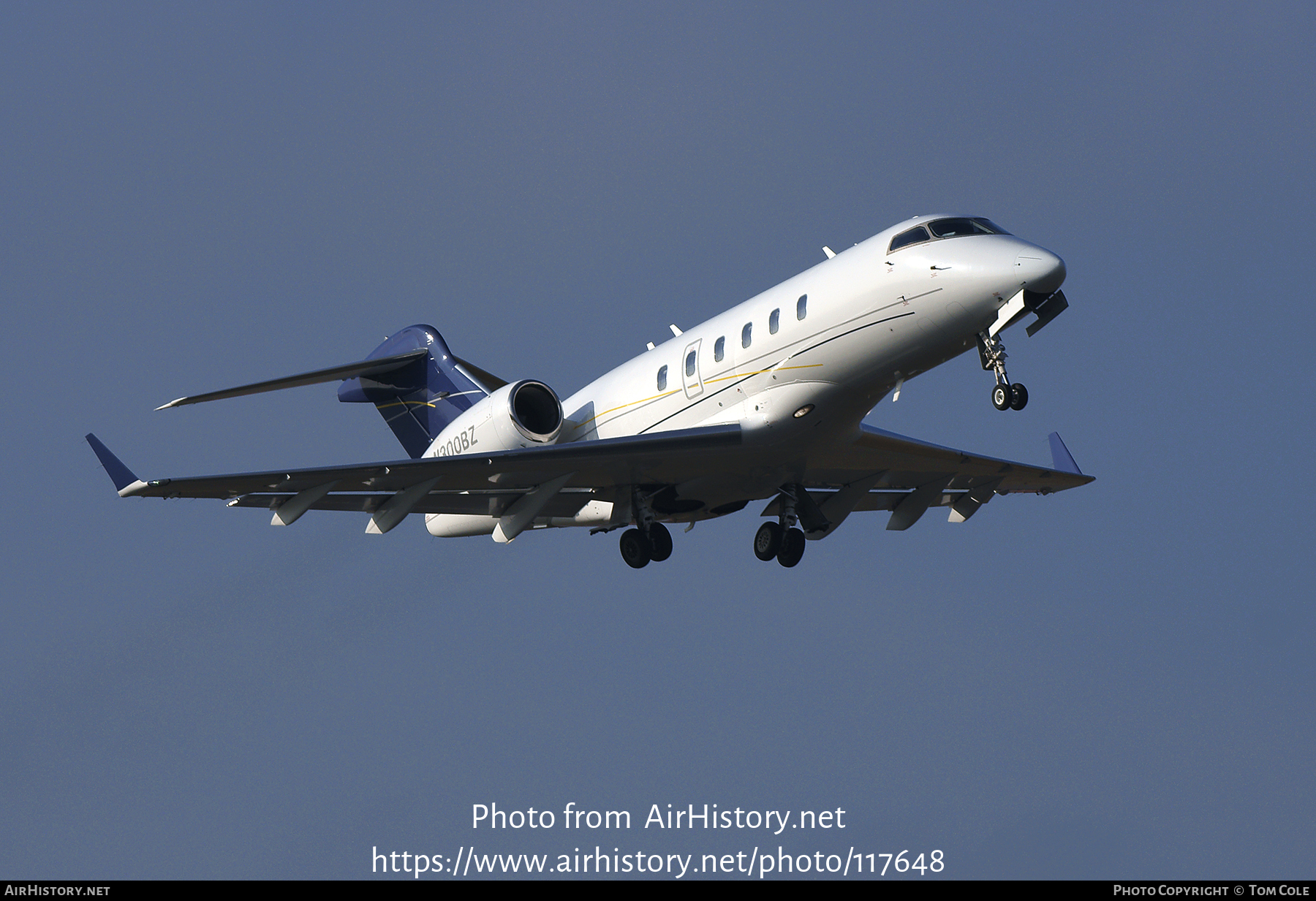 Aircraft Photo of N300BZ | Bombardier Challenger 300 (BD-100-1A10) | AirHistory.net #117648