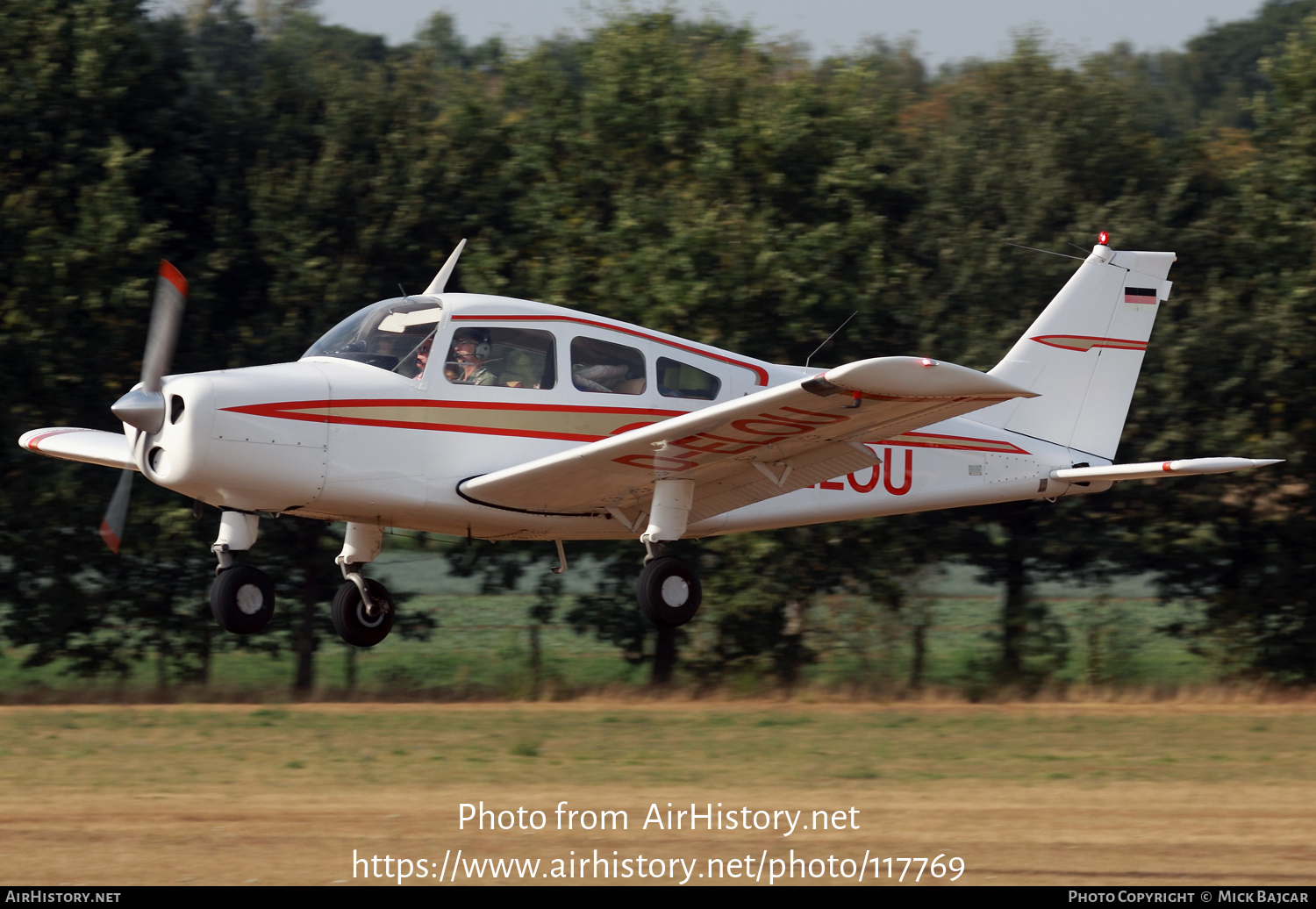 Aircraft Photo of D-ELOU | Beech A23A Musketeer Custom III | AirHistory.net #117769