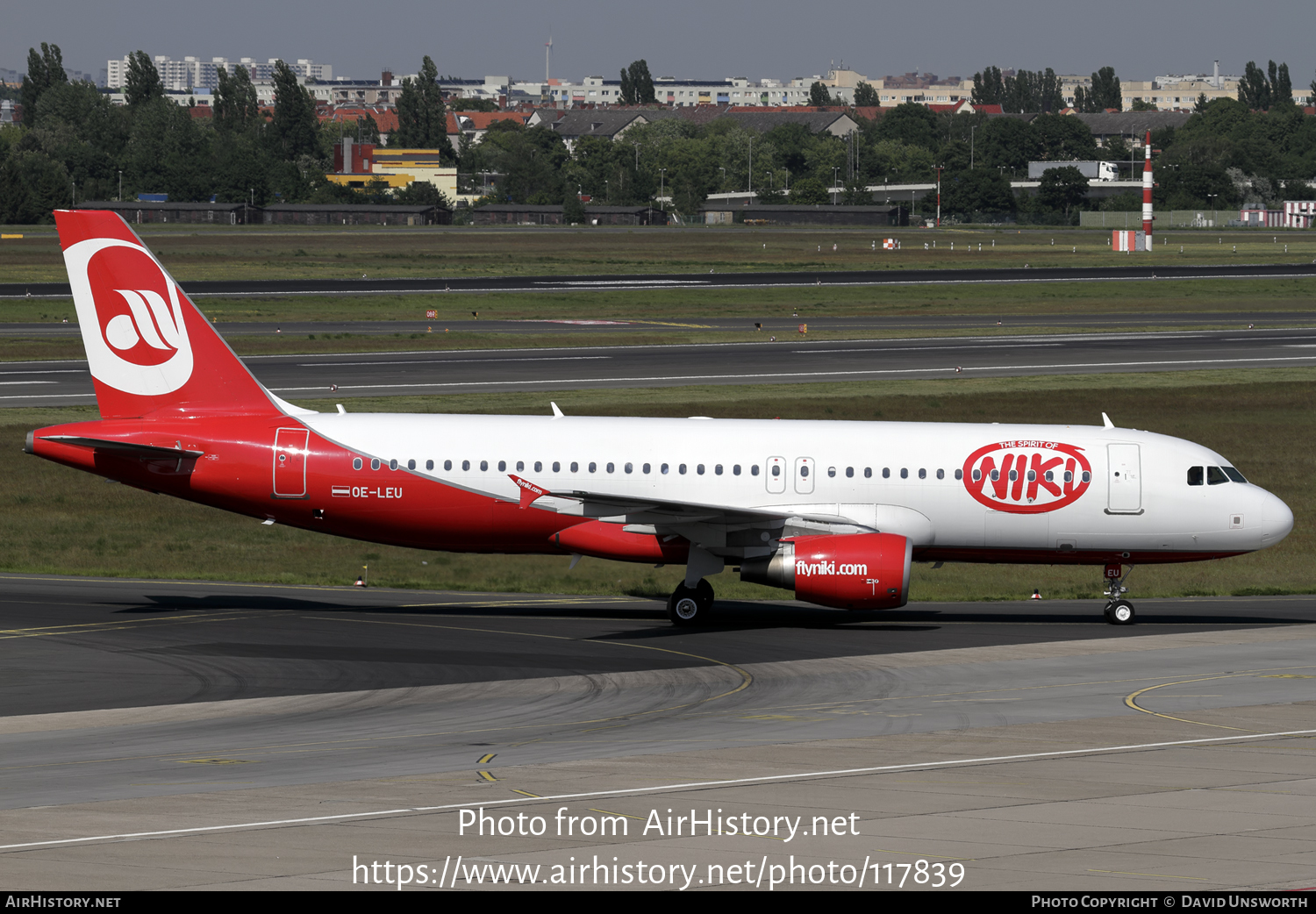 Aircraft Photo of OE-LEU | Airbus A320-214 | Niki | AirHistory.net #117839