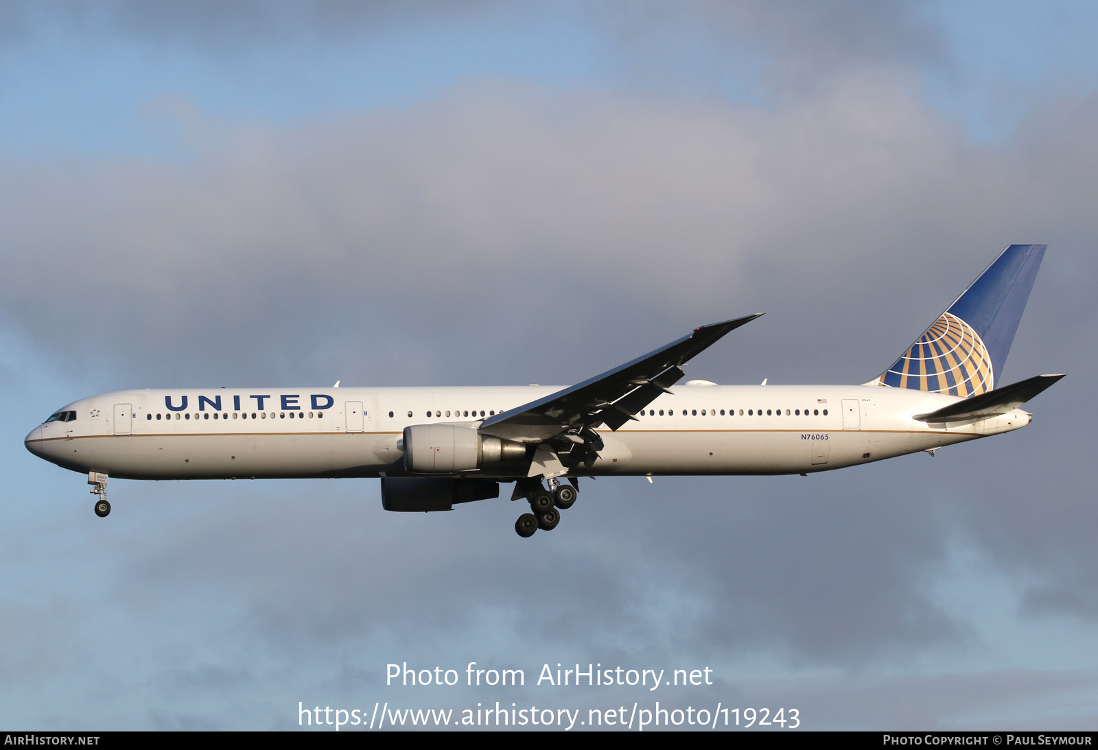 Aircraft Photo of N76065 | Boeing 767-424/ER | United Airlines | AirHistory.net #119243