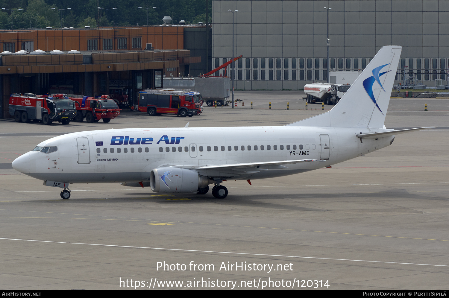 Aircraft Photo of YR-AME | Boeing 737-530 | Blue Air | AirHistory.net #120314