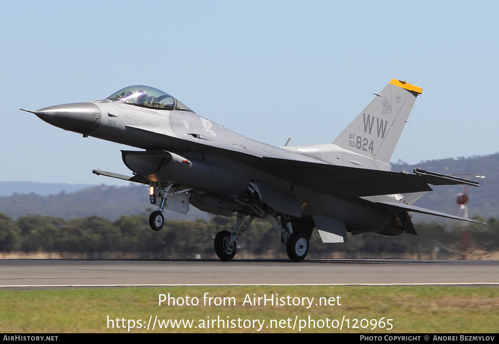 Aircraft Photo of 90-0824 / AF90-824 | Lockheed F-16CM Fighting Falcon | USA - Air Force | AirHistory.net #120965