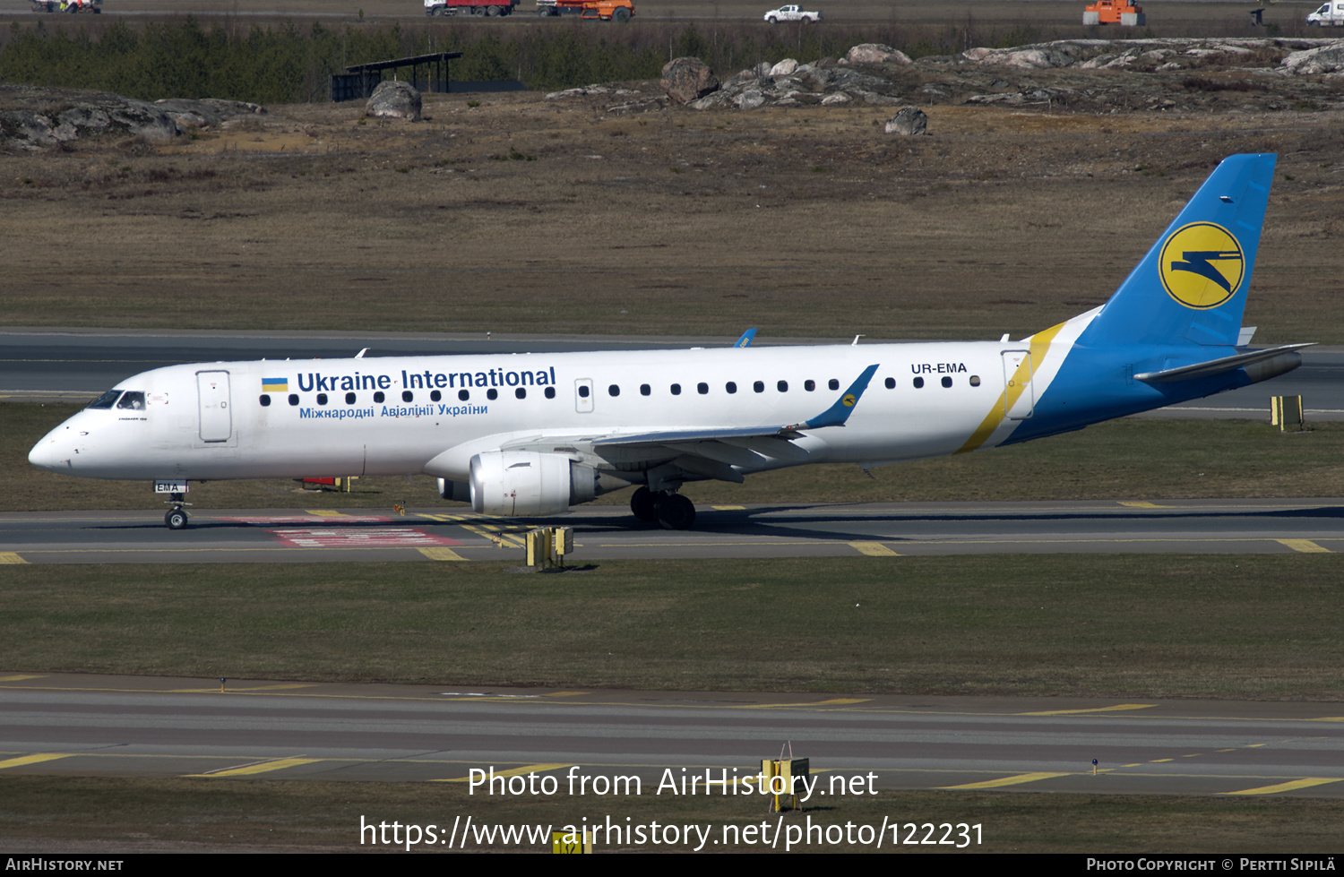 Aircraft Photo of UR-EMA | Embraer 190STD (ERJ-190-100STD) | Ukraine International Airlines | AirHistory.net #122231