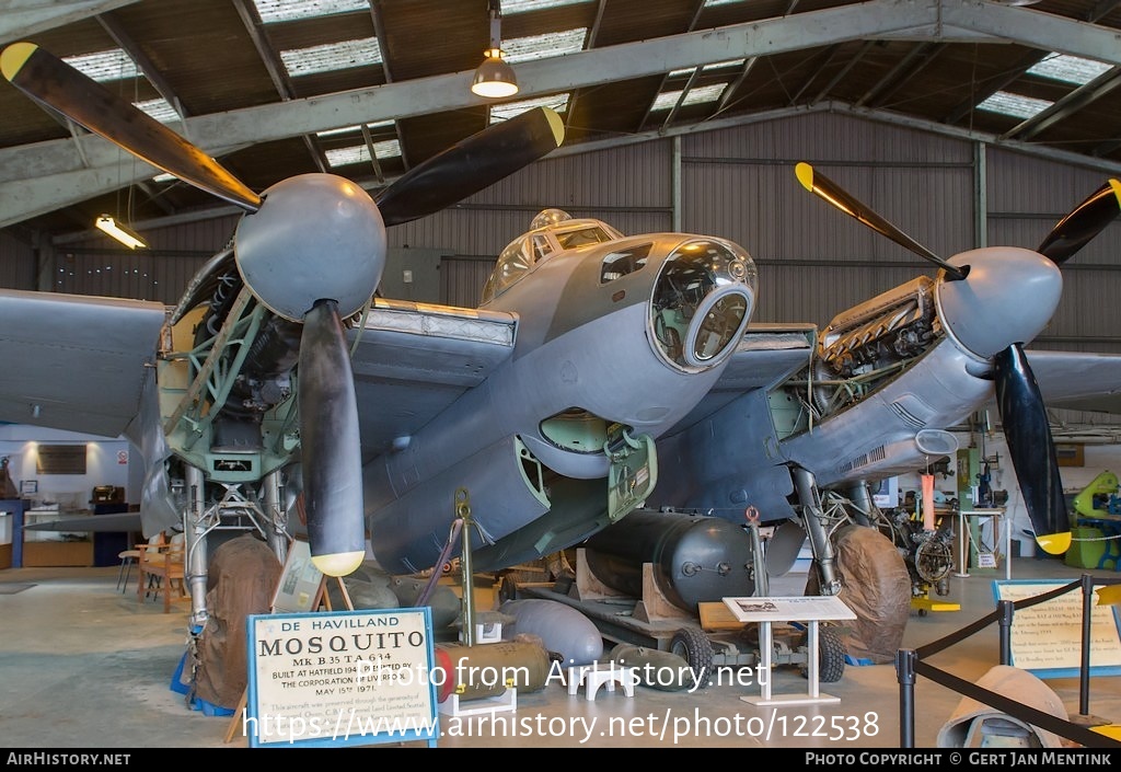 Aircraft Photo of TA634 | De Havilland D.H. 98 Mosquito TT35 | UK - Air Force | AirHistory.net #122538