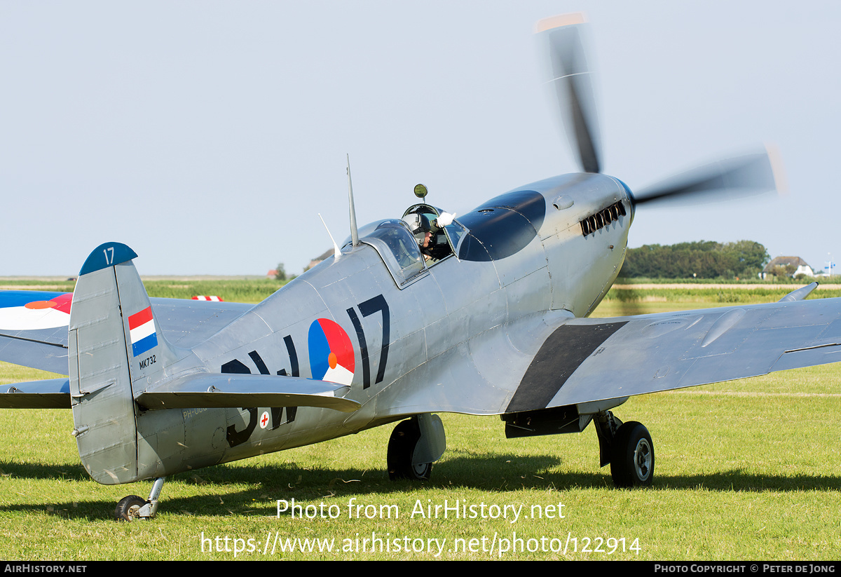 Aircraft Photo of PH-OUQ / MK732 | Supermarine 361 Spitfire LF9B | Netherlands - Air Force | AirHistory.net #122914