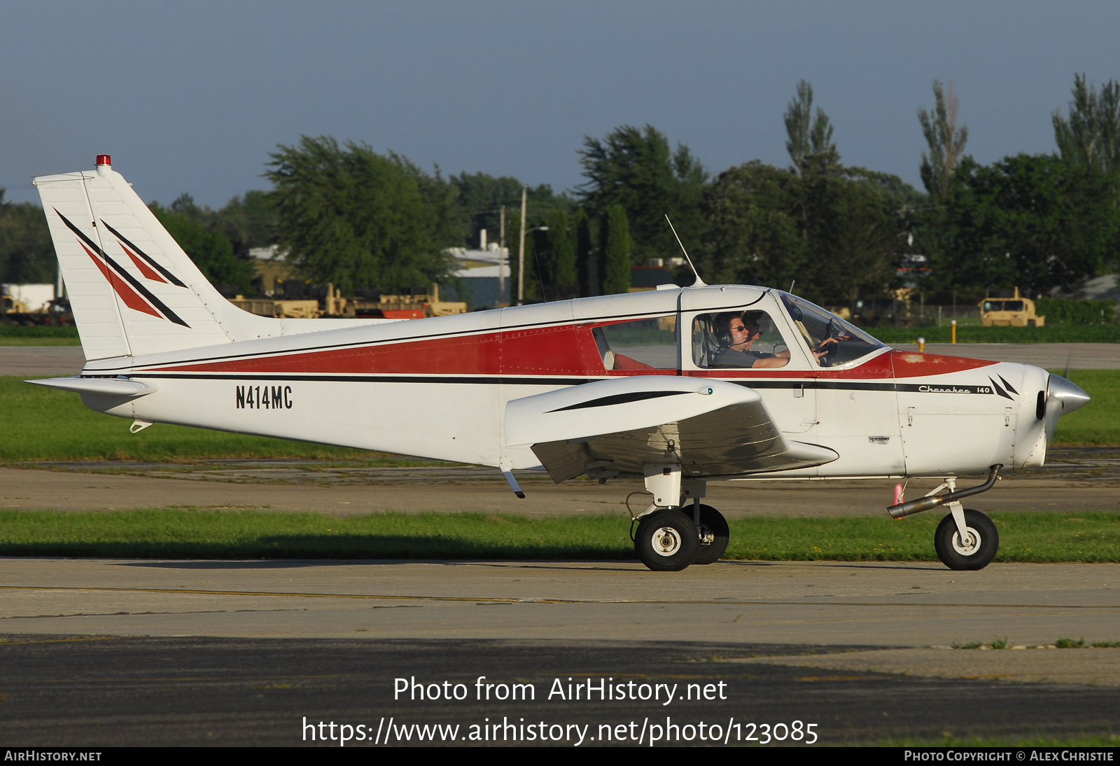 Aircraft Photo of N414MC | Piper PA-28-140 Cherokee | AirHistory.net #123085