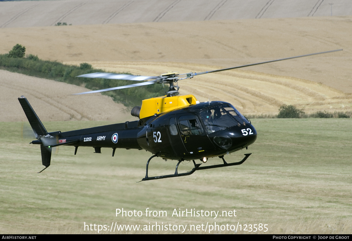 Aircraft Photo of ZJ252 | Eurocopter AS-350BB Squirrel HT2 | UK - Army | AirHistory.net #123585