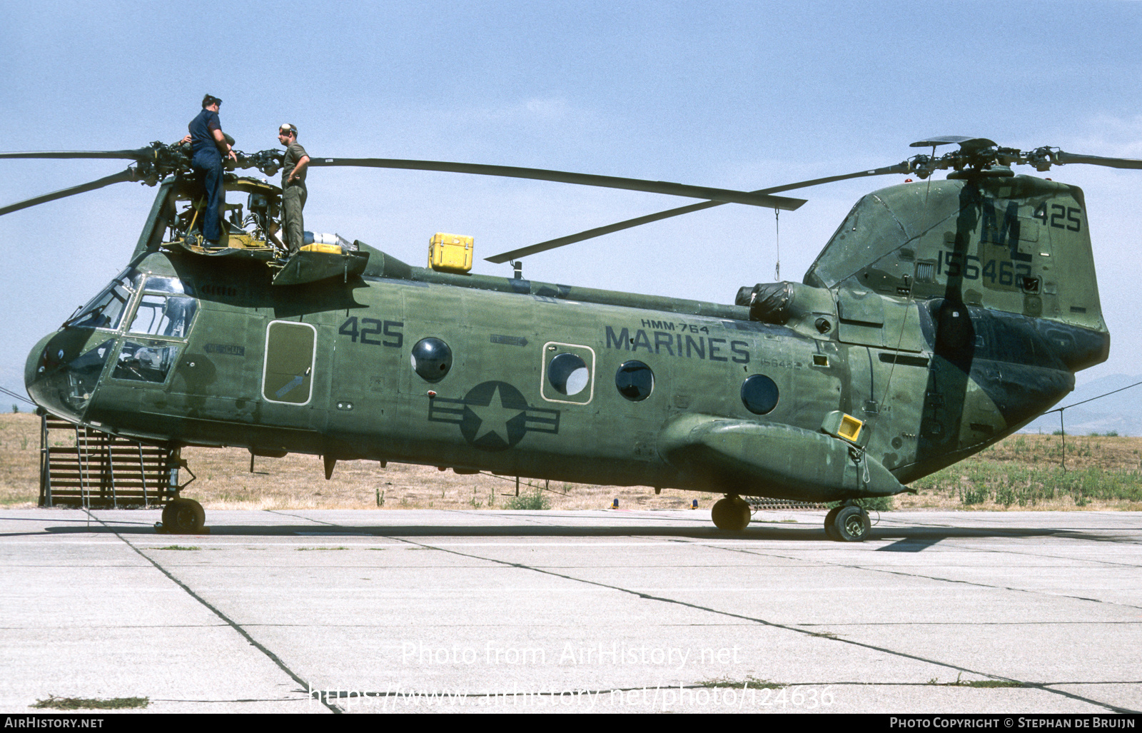 CH-46E Sea Knight editorial stock photo. Image of magtf - 11337588