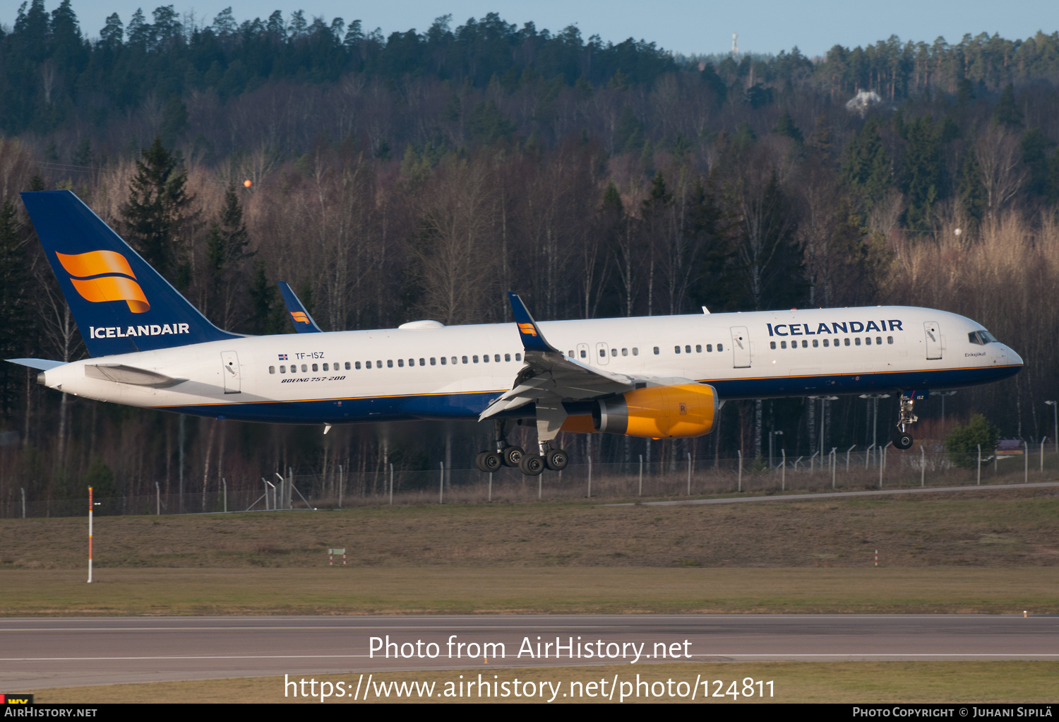 Aircraft Photo of TF-ISZ | Boeing 757-223 | Icelandair | AirHistory.net #124811