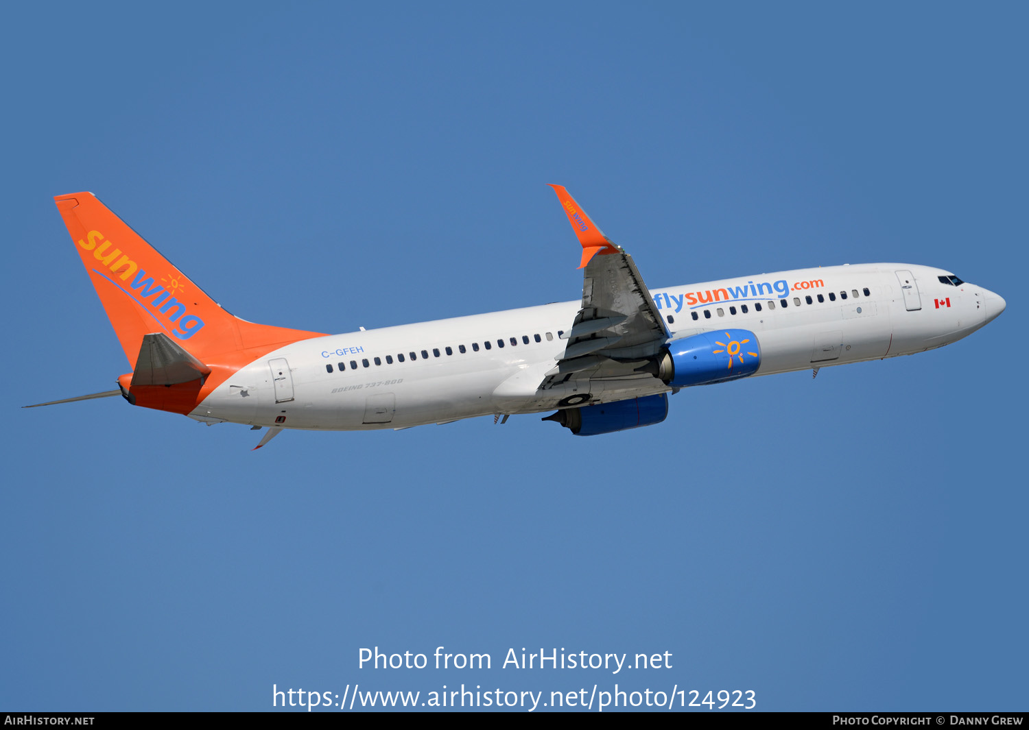 Aircraft Photo of C-GFEH | Boeing 737-8GS | Sunwing Airlines | AirHistory.net #124923