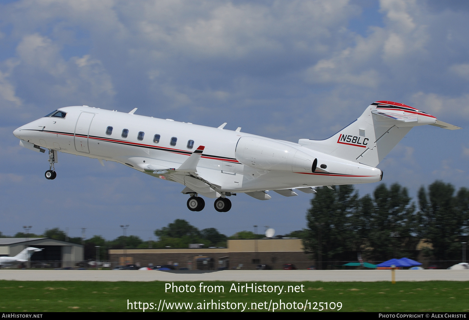 Aircraft Photo of N58LC | Bombardier Challenger 300 (BD-100-1A10) | AirHistory.net #125109