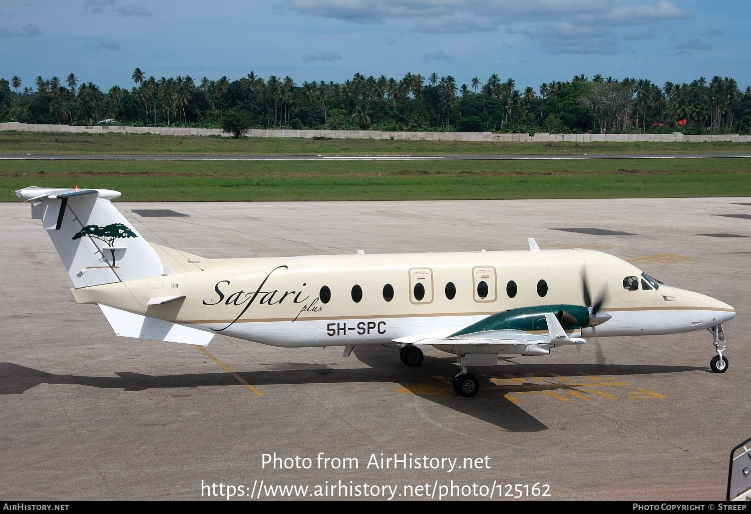 Aircraft Photo of 5H-SPC | Raytheon 1900D | Safari Plus | AirHistory.net #125162