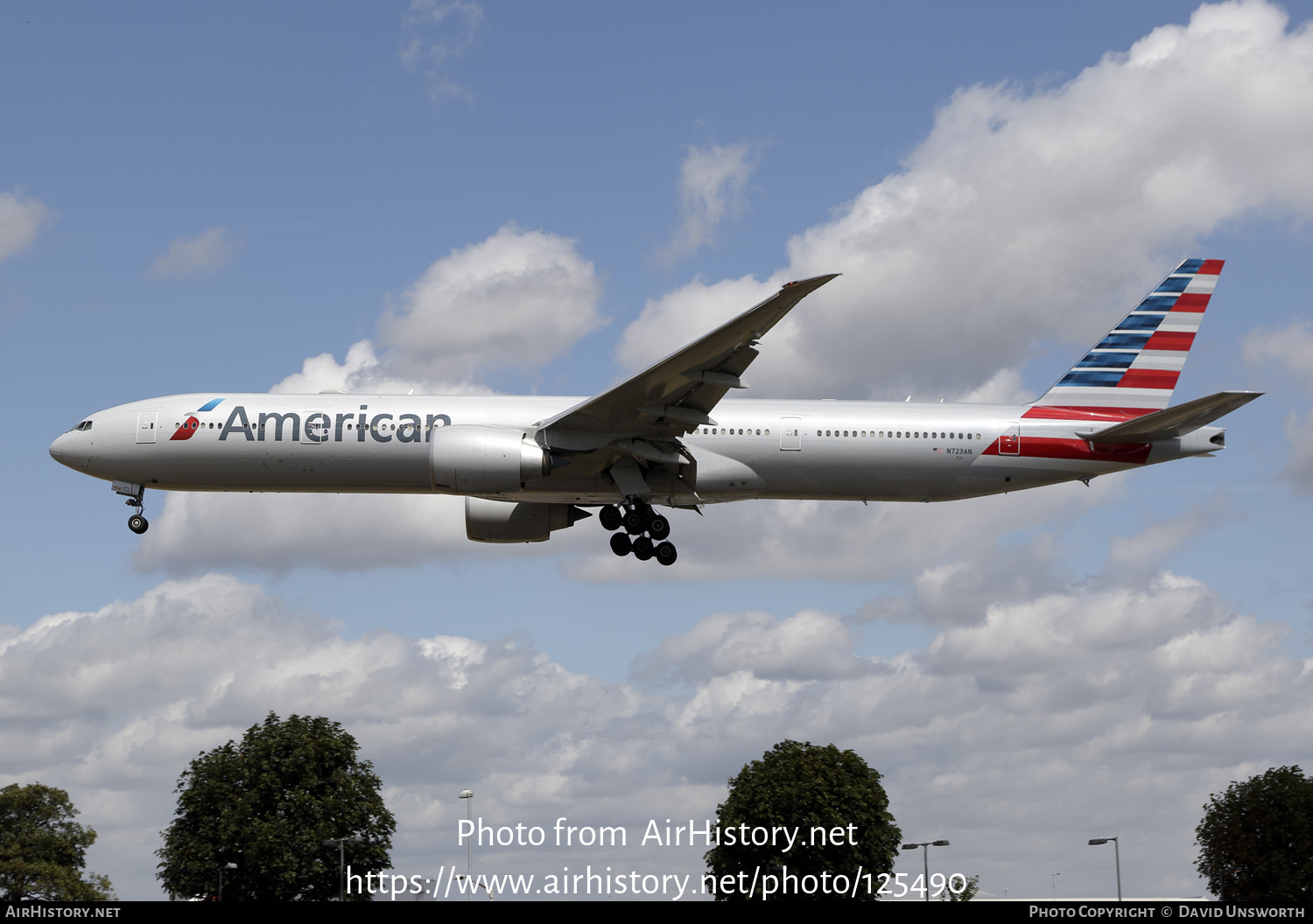 Aircraft Photo of N723AN | Boeing 777-323/ER | American Airlines | AirHistory.net #125490