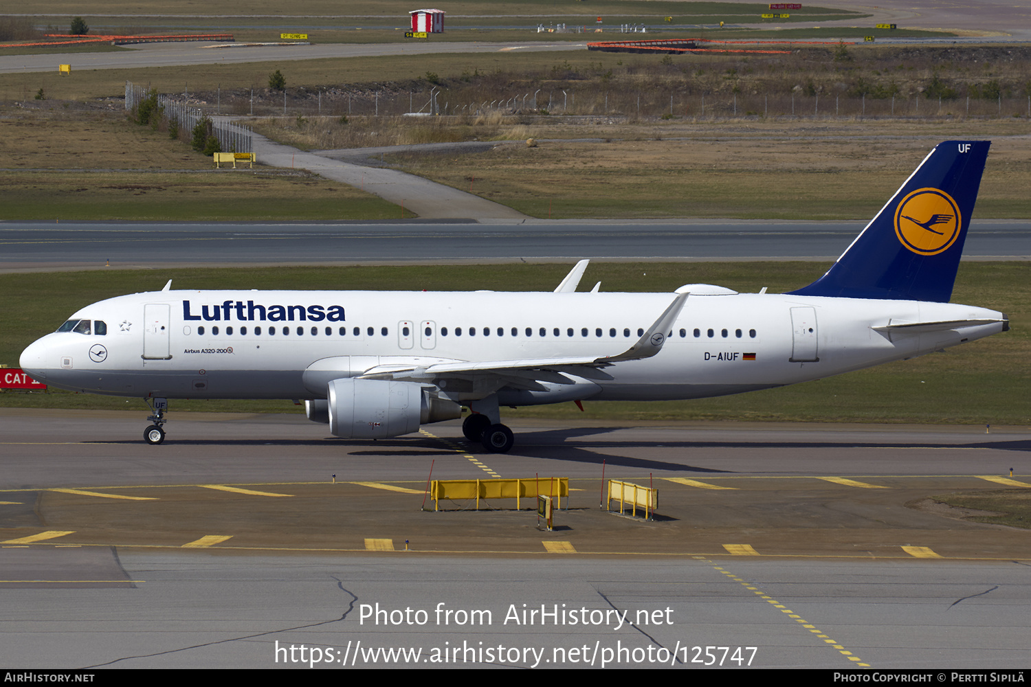 Aircraft Photo of D-AIUF | Airbus A320-214 | Lufthansa | AirHistory.net #125747