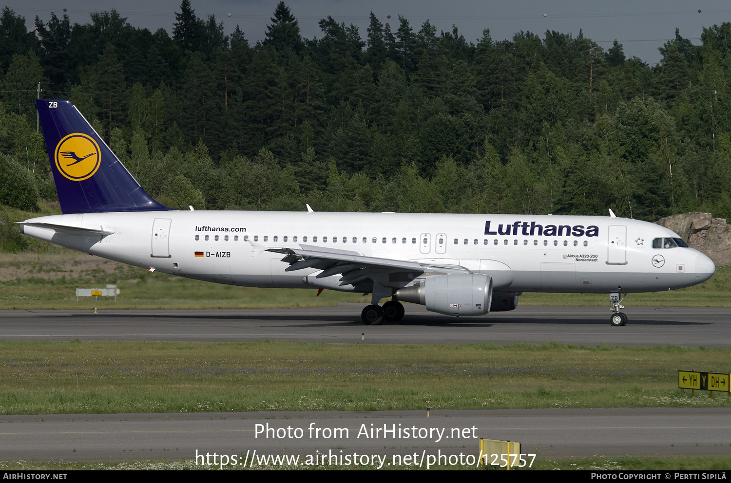 Aircraft Photo of D-AIZB | Airbus A320-214 | Lufthansa | AirHistory.net #125757