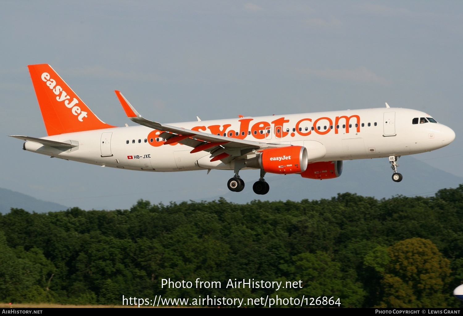 Aircraft Photo of HB-JXE | Airbus A320-214 | EasyJet | AirHistory.net #126864