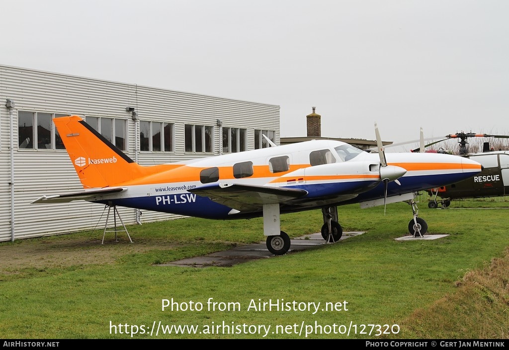 Aircraft Photo of PH-LSW | Piper PA-31P Pressurized Navajo | Leaseweb | AirHistory.net #127320