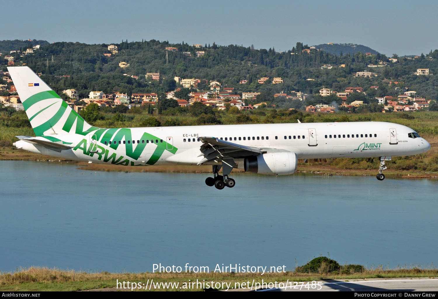 Aircraft Photo of EC-LBC | Boeing 757-28A | Mint Airways | AirHistory.net #127485