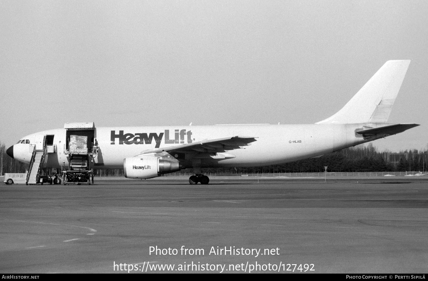 Aircraft Photo of G-HLAB | Airbus A300B4-203(F) | HeavyLift Cargo Airlines | AirHistory.net #127492