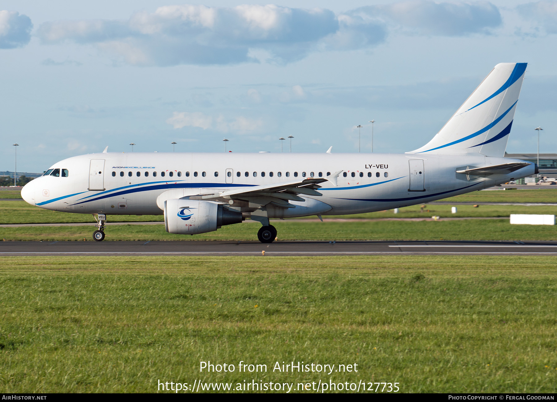 Aircraft Photo of LY-VEU | Airbus A319-112 | Avion Excellence | AirHistory.net #127735