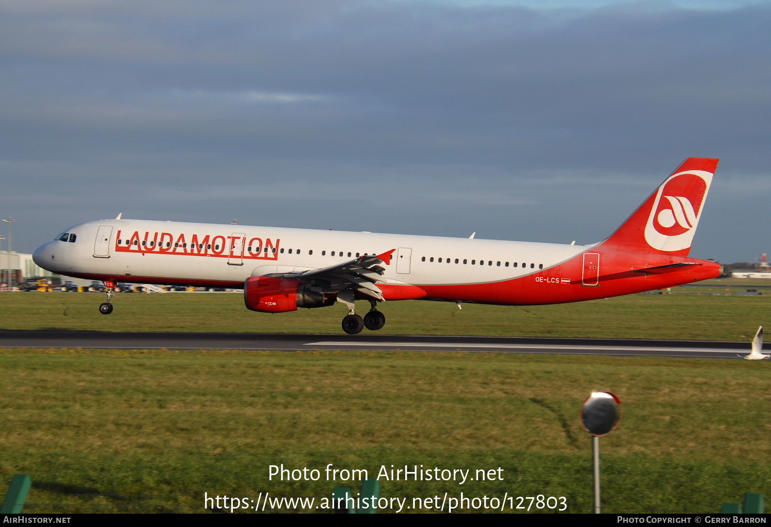 Aircraft Photo of OE-LCS | Airbus A321-211 | Laudamotion | AirHistory.net #127803