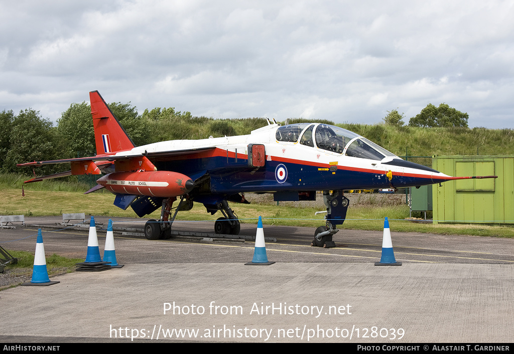 Aircraft Photo of ZB615 | Sepecat Jaguar T2A | UK - Air Force | AirHistory.net #128039