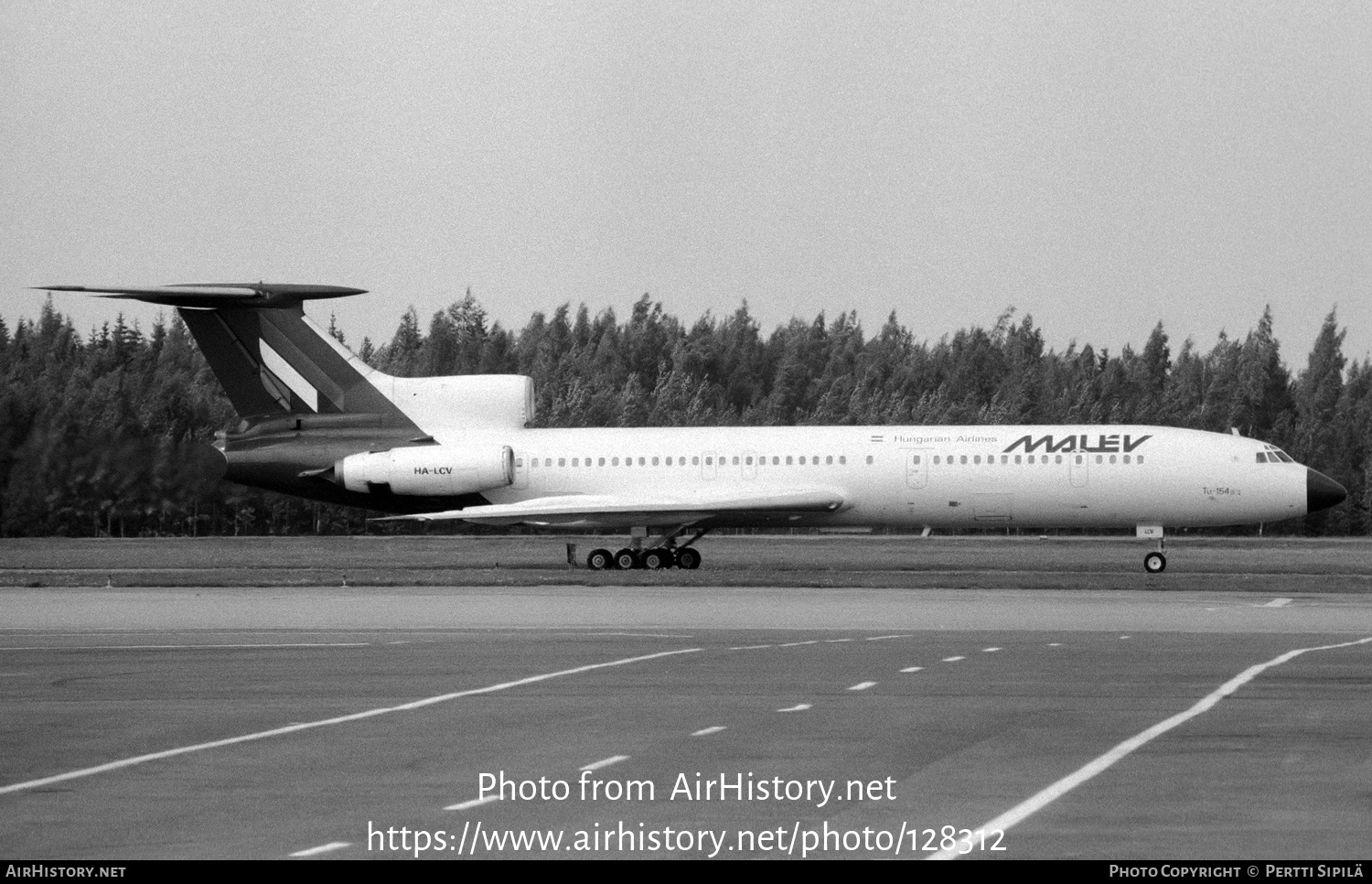 Aircraft Photo of HA-LCV | Tupolev Tu-154B-2 | Malév - Hungarian Airlines | AirHistory.net #128312