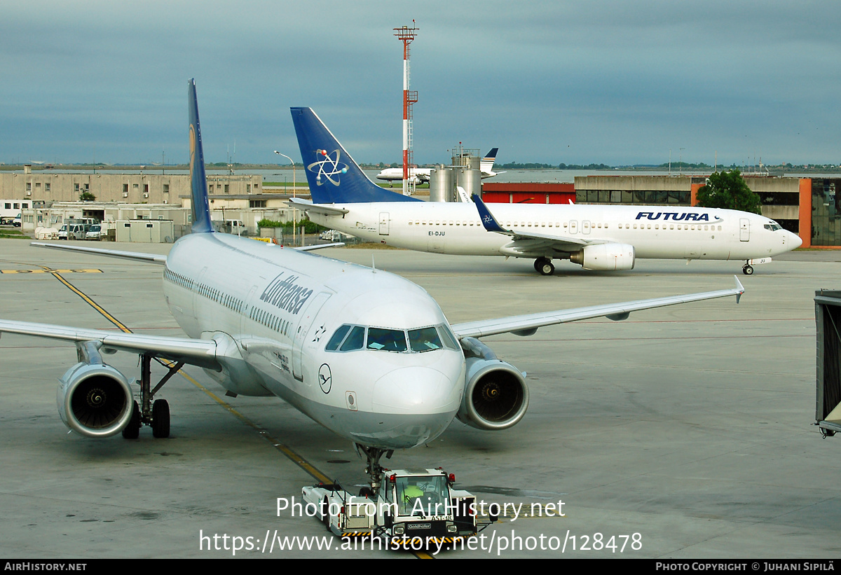 Aircraft Photo of EI-DJU | Boeing 737-86N | Futura International Airways | AirHistory.net #128478