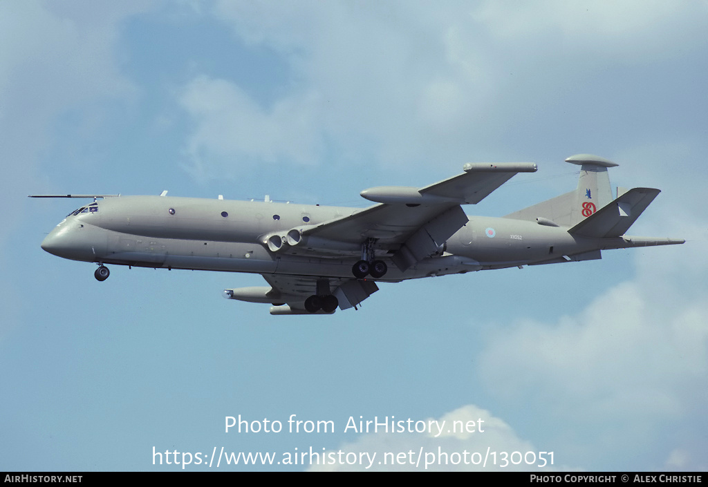 Aircraft Photo of XV252 | Hawker Siddeley HS-801 Nimrod MR.2P | UK - Air Force | AirHistory.net #130051