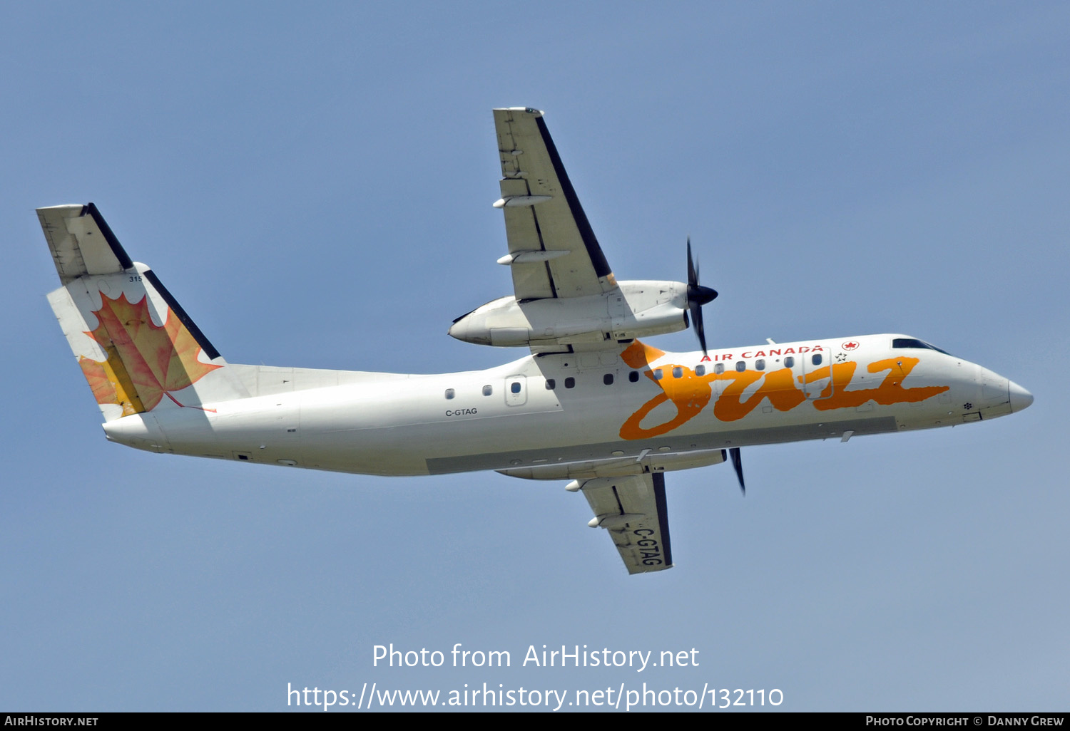 Aircraft Photo of C-GTAG | De Havilland Canada DHC-8-301 Dash 8 | Air Canada Jazz | AirHistory.net #132110