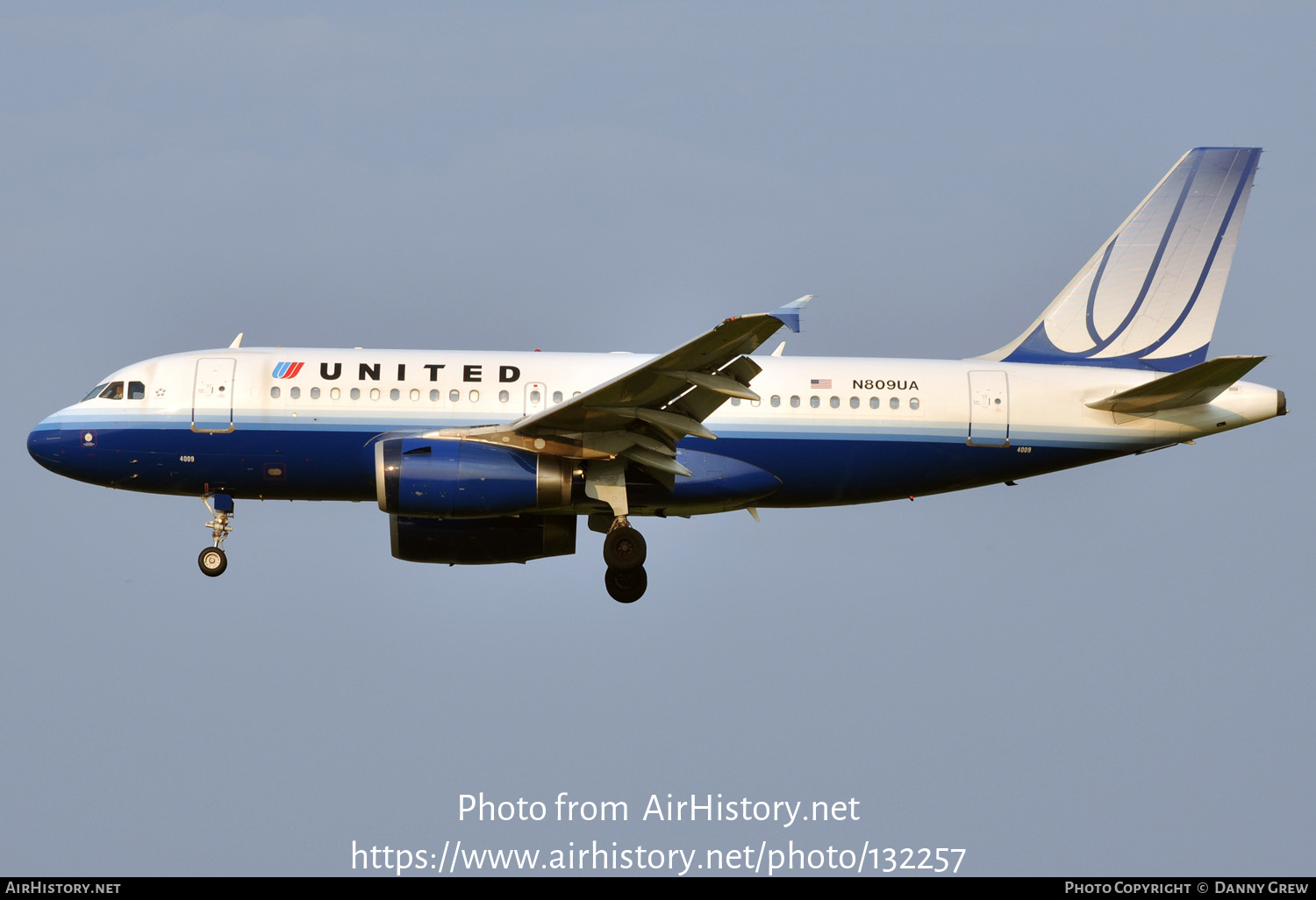 Aircraft Photo of N809UA | Airbus A319-131 | United Airlines | AirHistory.net #132257