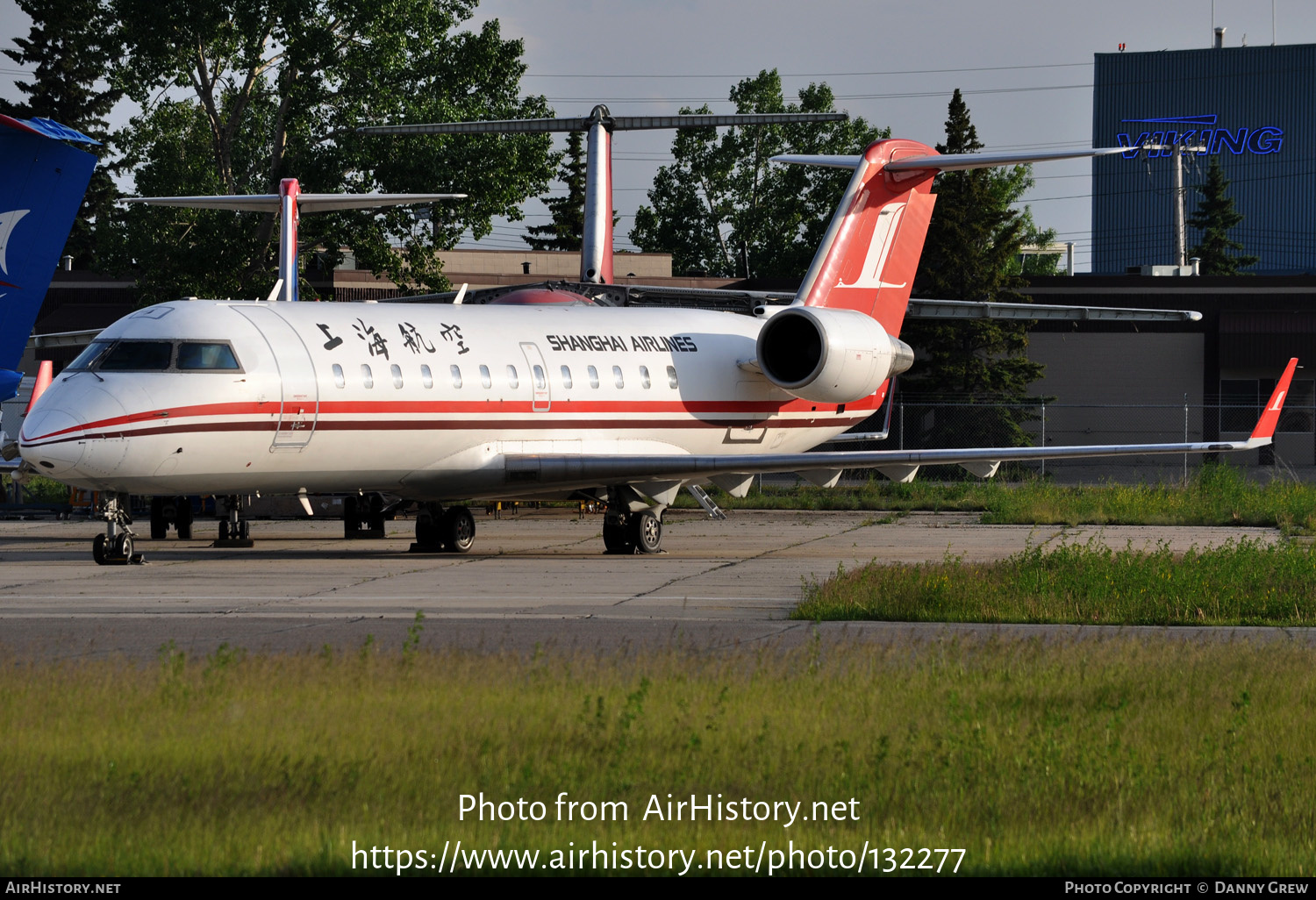 Aircraft Photo of C-GLPZ | Bombardier CRJ-200LR (CL-600-2B19) | Shanghai Airlines | AirHistory.net #132277