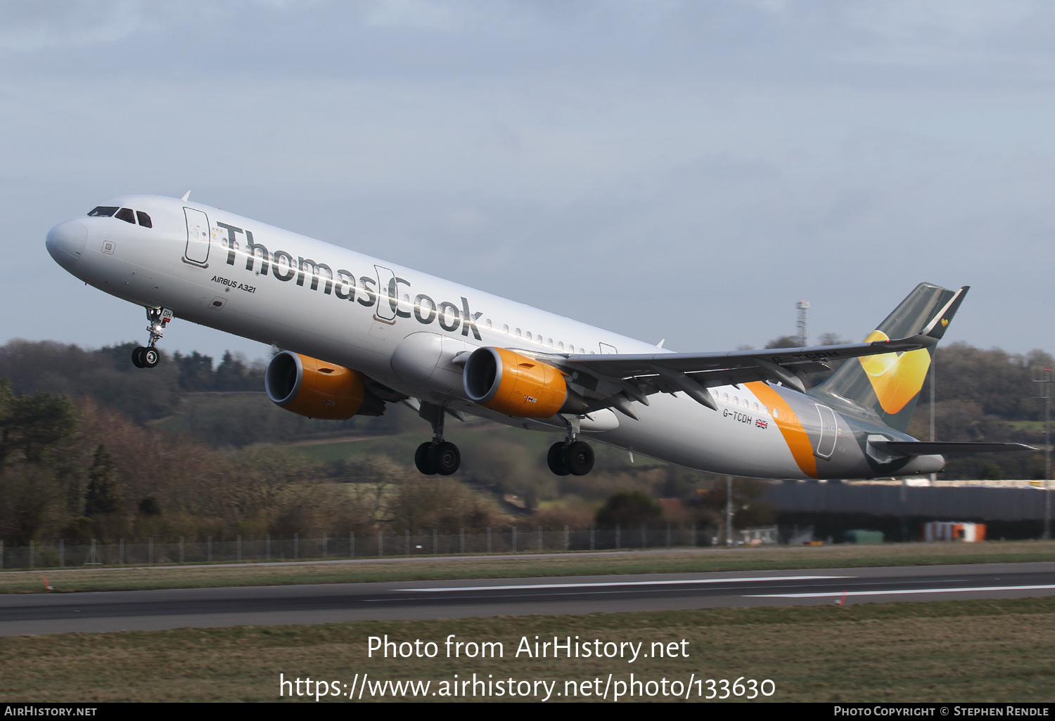 Aircraft Photo of G-TCDH | Airbus A321-211 | Thomas Cook Airlines | AirHistory.net #133630