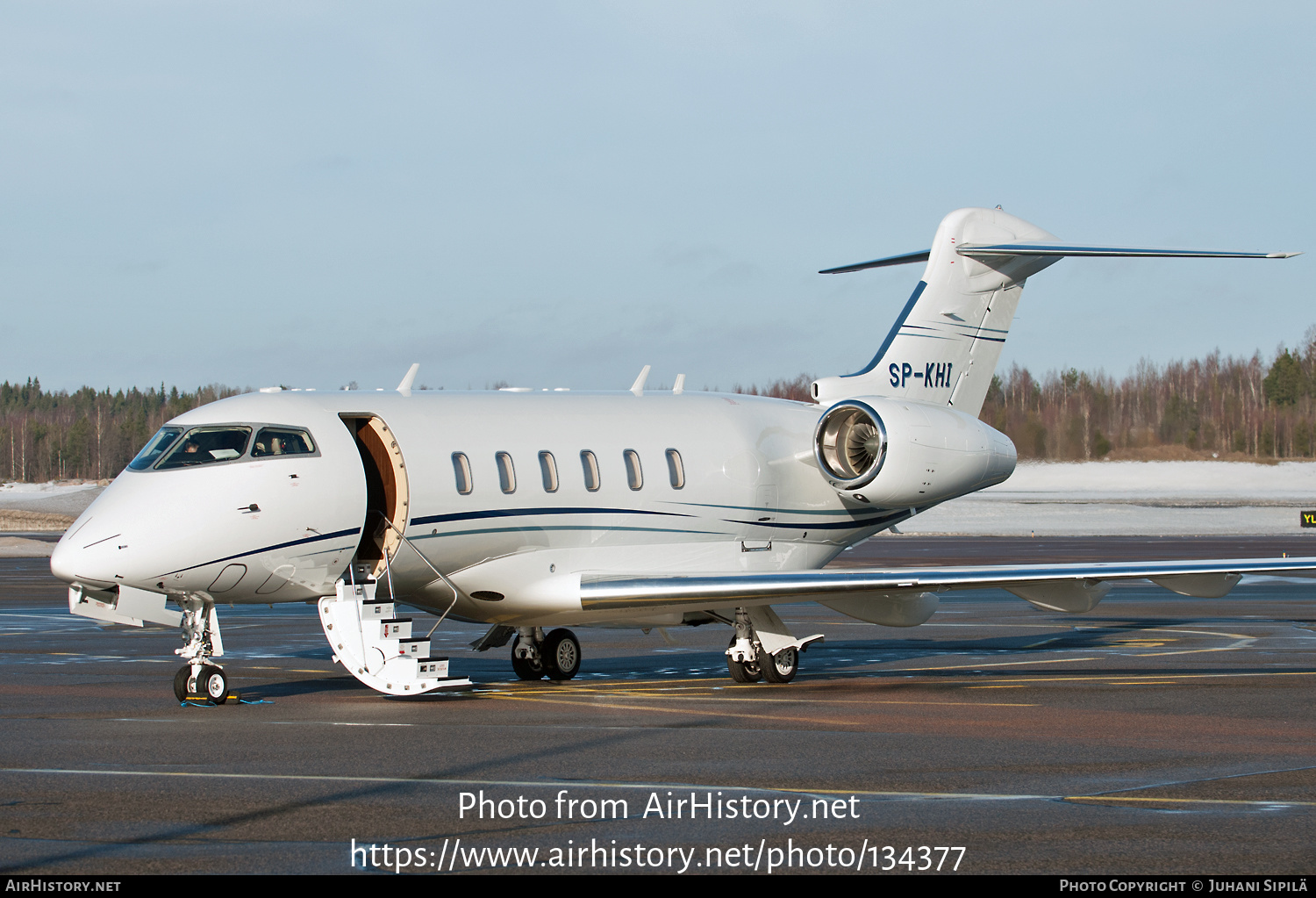 Aircraft Photo of SP-KHI | Bombardier Challenger 350 (BD-100-1A10) | AirHistory.net #134377