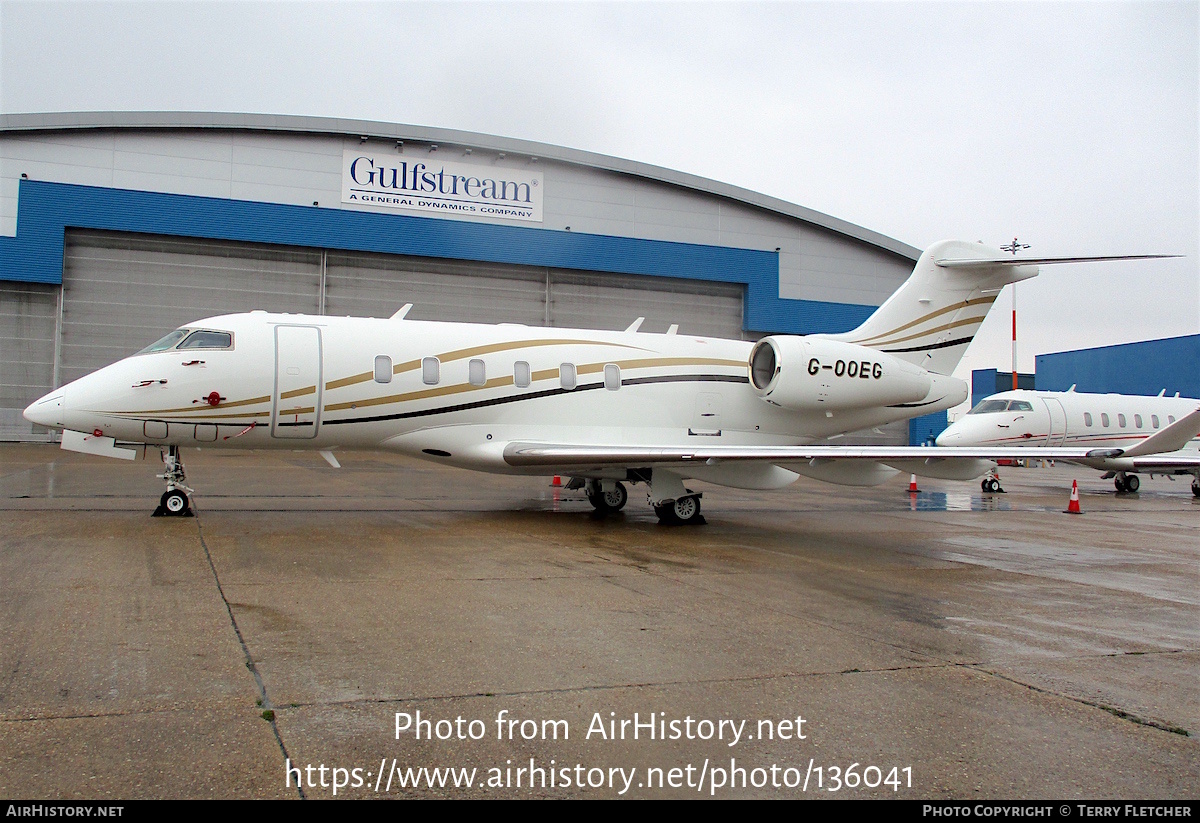 Aircraft Photo of G-OOEG | Bombardier Challenger 350 (BD-100-1A10) | AirHistory.net #136041