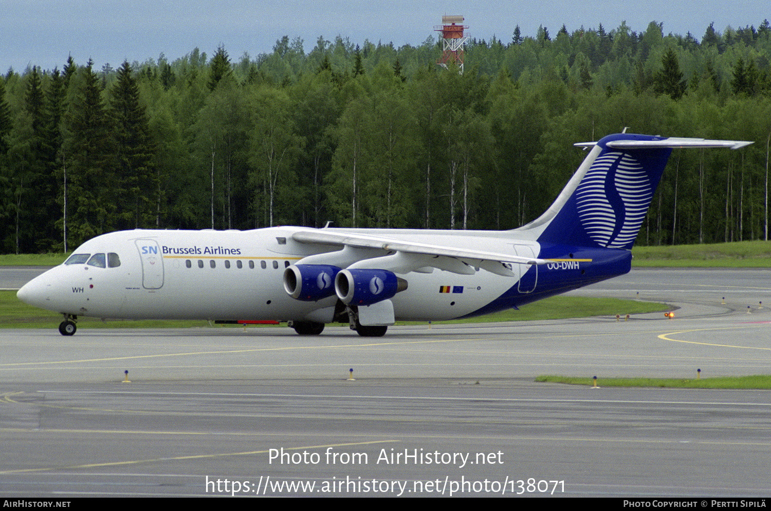 Aircraft Photo of OO-DWH | British Aerospace Avro 146-RJ100 | SN Brussels Airlines | AirHistory.net #138071