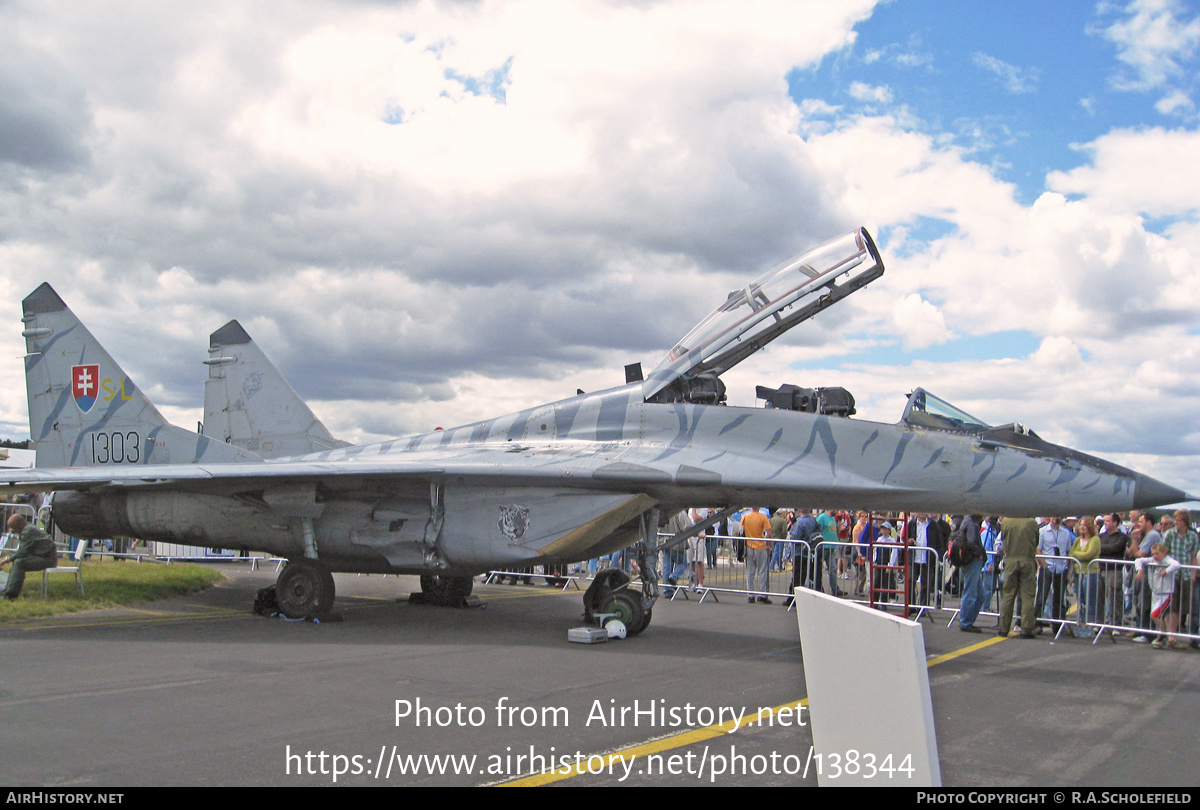 Aircraft Photo of 1303 | Mikoyan-Gurevich MiG-29UB (9-51) | Slovakia - Air Force | AirHistory.net #138344